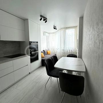 Урлівська вул., 23