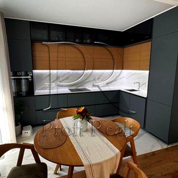 Каховська вул., 62