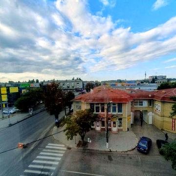 Продаж 3к квартири на Небесній сотні від власника