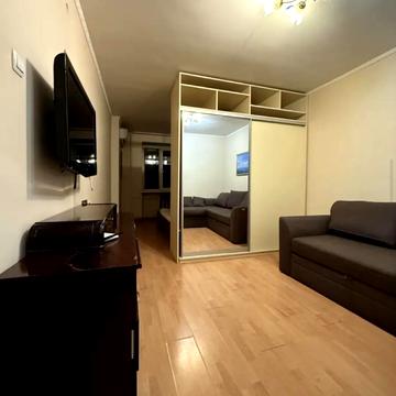 Андрія Верхогляда вул. (Михайла Драгомирова), 2