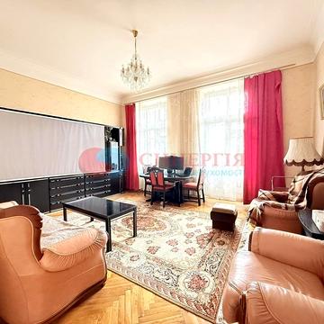 Інститутська вул., 20/8