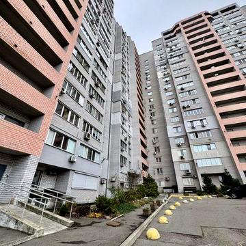 Продам 3 к.кв ул. Кедрина 133 кв.м