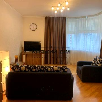 Миколи Бажана просп., 16