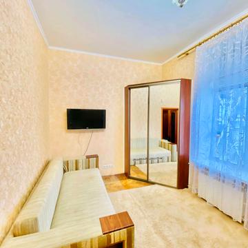 Михайля Семенка вул. (Чайковська), 25а