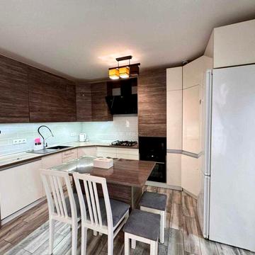 Оренда сімейної 3-к квартири в ЖК Петрівській квартал