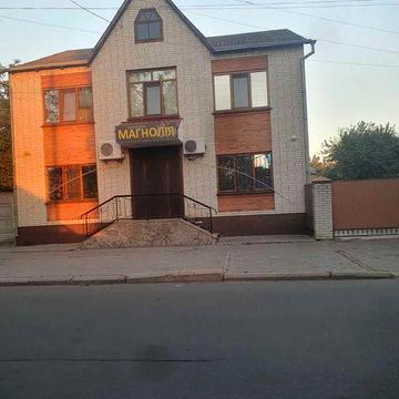 Продам двохповерховий будинок