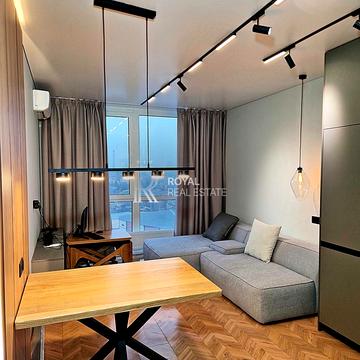 Причальна вул., 10