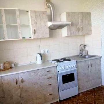 Продам 2 комн кв 72 м2  Жилое  Мебель  метро Индустриальная 5 минут OA