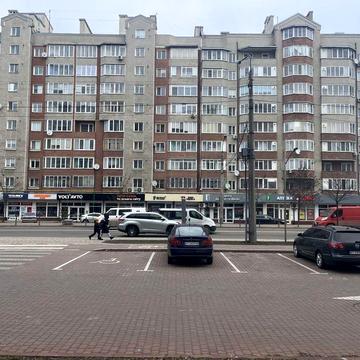 Є відновлення  2 кімнатна квартира без комісійних мансарда