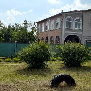 Продам добротний 2-о поверховий будинок. Район С.Балашівка.