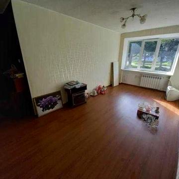 В продаже 3 комнатная квартира в пгт. Эсхар