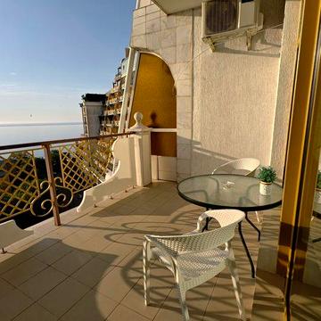 Без комиссии до лета. Терраса, паркинг, панорама моря.