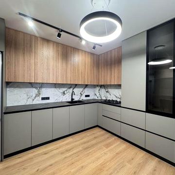 Шикарна 2 кімнатна каартира Пасічна ( за мостом)