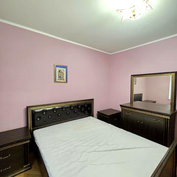 Миколи Лаврухіна вул., 5