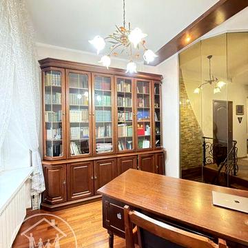 Квартира 175 кв.м. + гараж + закрита територія! Шевченківський гай!