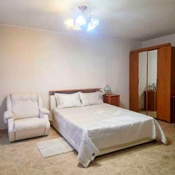 Сдам квартиру центр Гоголя 19 Карла Маркса Грушевського комсомольськая