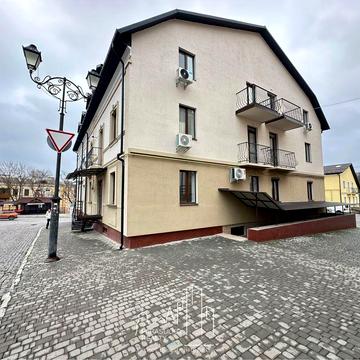 Продам унікальну квартиру в самому серці Старого міста