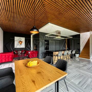 Обухівський