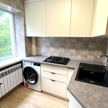 Середньофонтанська вул., 53/55