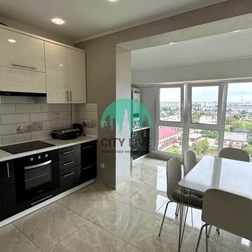 Богдана Хмельницького вул., 96