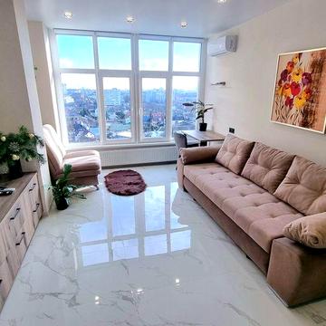 БЕЗ КОМІСІЇ.Перша здача авторської 2кімн.квартири51м2 в тихому центрі.