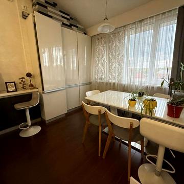 Продам двухрівневу квартиру с.Чубинське ( 140 кв.метрів)