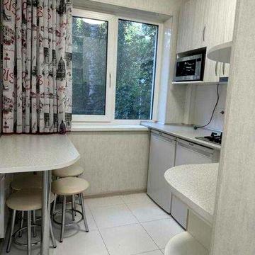 СРочно! Продам 2к кв Новые Дома Метро Дворец Спорта пешком. 3й\5ти