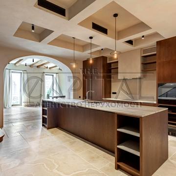 Ярославів Вал вул., 16