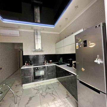 Укомплектованная 2 к.кв. на Сахарова с ремонтом! Красивый вид на МОРЕ!