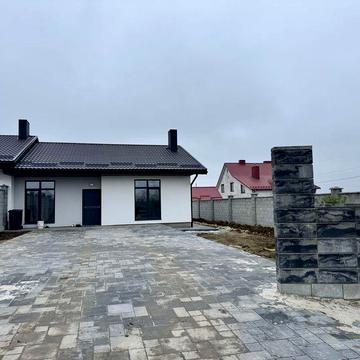 Продам котедж з чистовими роботами та опаленням+ділянка 4 сот