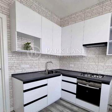 Продаж 2к квартири з новим ремонтом Єреванська 5