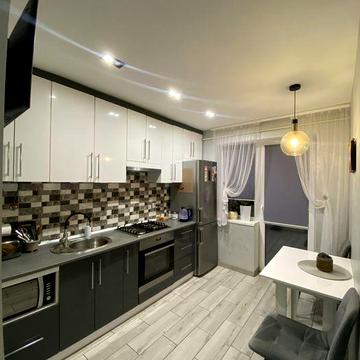 Квартира з новим  ремонтом, меблями та технікою