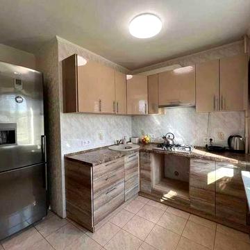 Орегдп трикімнатної квартири , Вул. Светлова 3