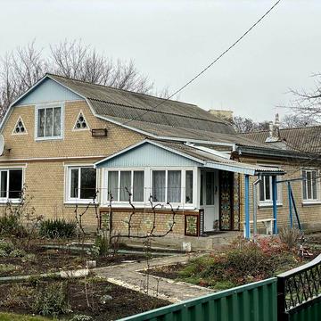 Продам великий житловий будинок