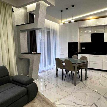 Довгострокова оренда 2-поверхового будинку