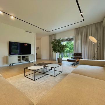 Молодіжна вулиця