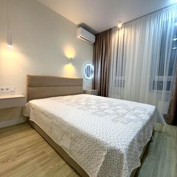 Салютна вул., (Будинок 02301-02303)