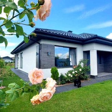 Новий будинок з банею та бассейном. Погреби, масив Висока. Власник