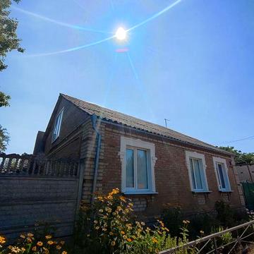 Продаємо добротній будинок Лелеківка