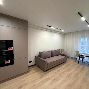 Михайла Максимовича вул. (Онуфрія Трутенка), (Будинок «Віндзор»)