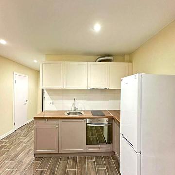 Олега Мудрака вул. (Генерала Наумова), 1-Б