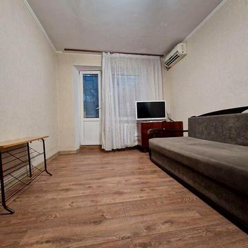 Довгострокова оренда 2к Квартира Космонавтів вулиця