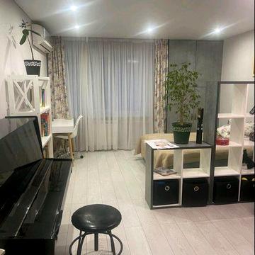 Продаж 3 кімнатної квартири в центрі міста .