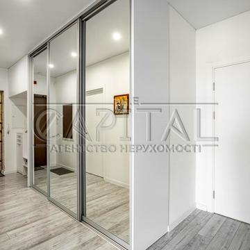 Сергія Данченка вул., 32