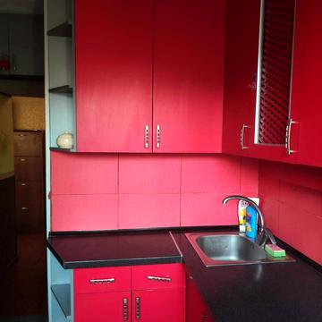 Космонавтів вул., 130