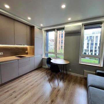 Салютна вул., (Будинок 02301-02303)