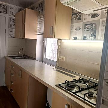 Лютневий пров., 5