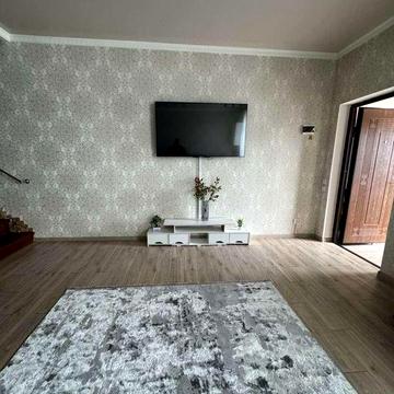 Оренда нового будинку з своім двором. Біля парку. Поблизу центра