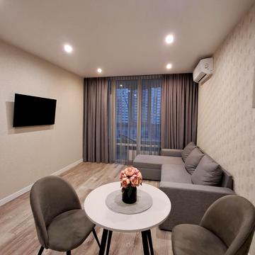 Генерала Грекова вул., 4