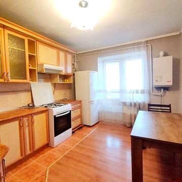 Простора квартира з автономним опаленням на Вишеньці